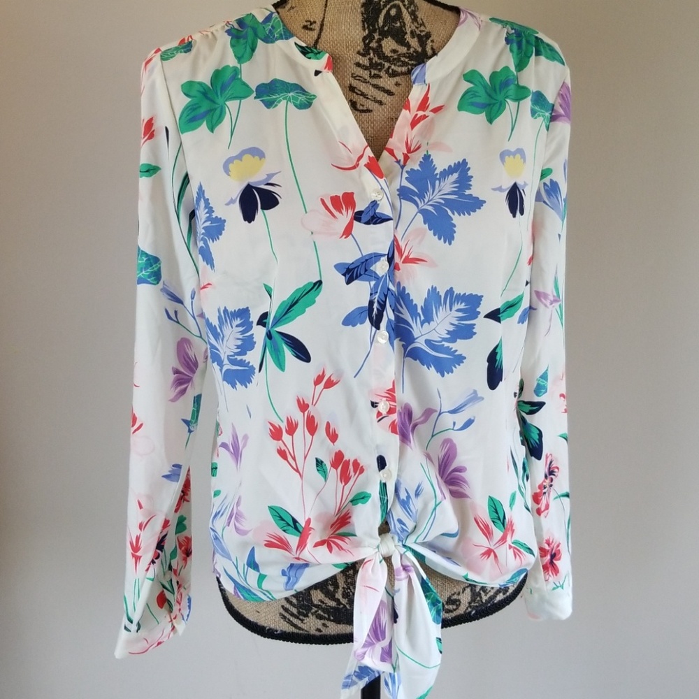 Gorgeous Talbots tie front button down blouse Med